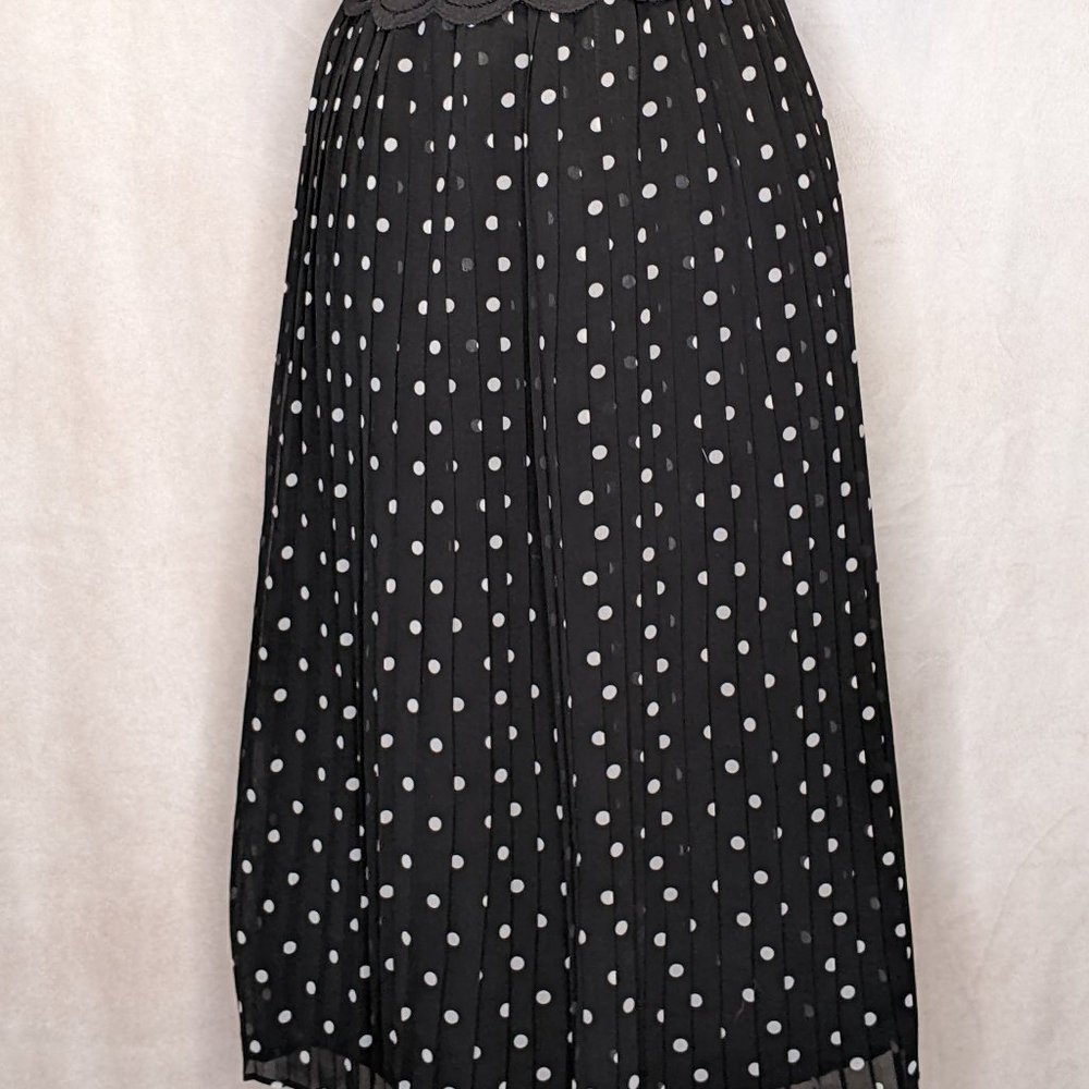 VGUC Small Black Polka Dot Pleated Midi Skirt